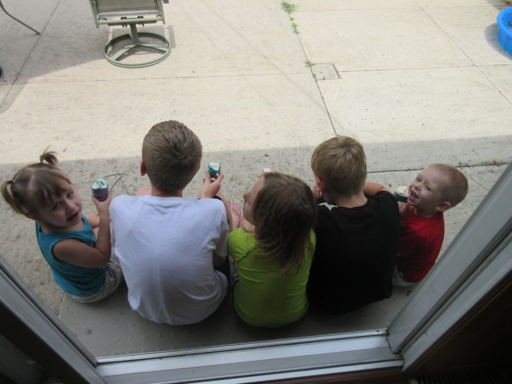 More cute kids on steps